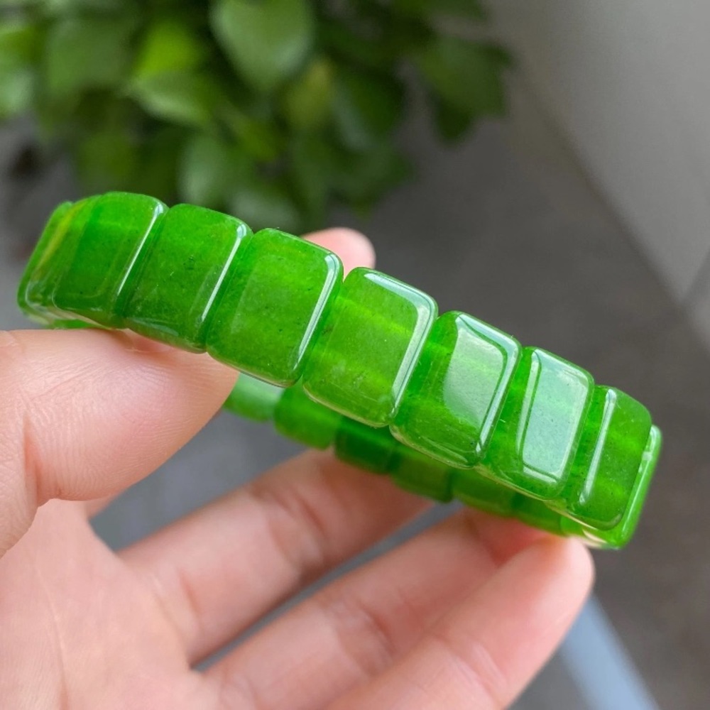 GENUINE 100% NATURAL Emerald Green Jadeite Jade Bangle Bracelet (GRADE A) - Picture 6 of 9